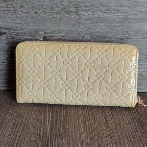 Folli Follie Limited Edition Wallet With Heart Design EUC